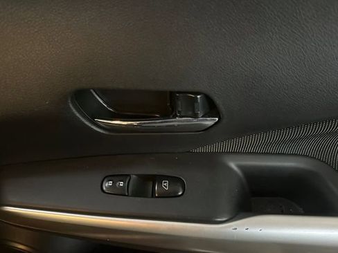 Used 2020 Nissan Kicks SV image 21