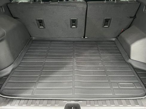 Used 2023 Chevrolet Equinox LT image 27