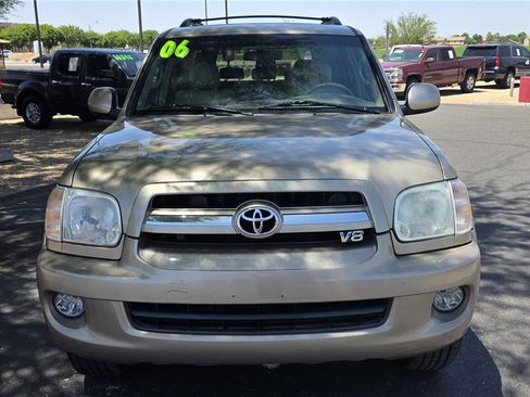 Used 2006 Toyota Sequoia SR5 RWD image 2