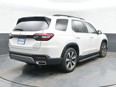 Used 2024 Honda Pilot Elite image 10
