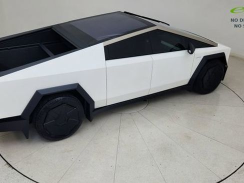 Used 2024 Tesla Cybertruck AWD Crew Cab image 79