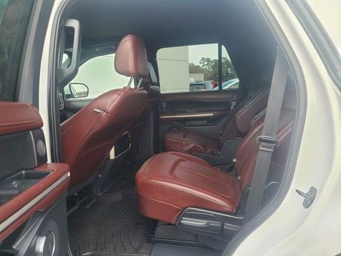 Used 2022 Ford Expedition Limited AWD/4WD image 4