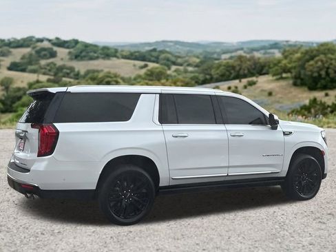 Used 2023 GMC Yukon XL Denali w/ Denali Reserve Package RWD image 11