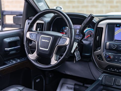 Used 2017 GMC Sierra 2500 Denali w/ Duramax Plus Package AWD/4WD image 36