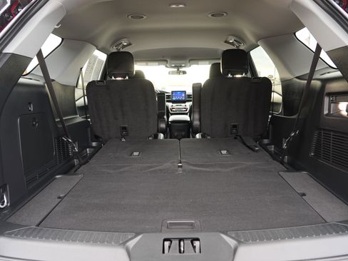 Used 2023 Ford Explorer XLT w/ Equipment Group 202A image 27