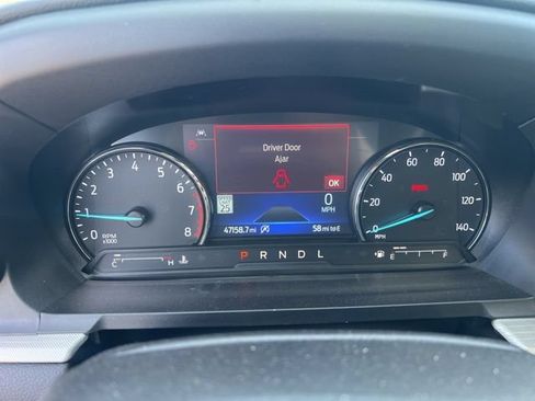 Used 2023 Ford Explorer XLT w/ Equipment Group 202A AWD/4WD image 5