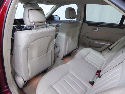 Used 2014 Mercedes-Benz E 350 4MATIC Sedan image 30
