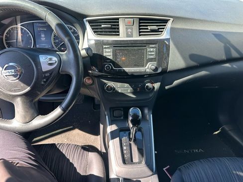 Used 2017 Nissan Sentra SV image 10