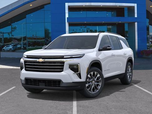 New 2026 Chevrolet Traverse LT w/ Sun and Wheel Package AWD/4WD image 33