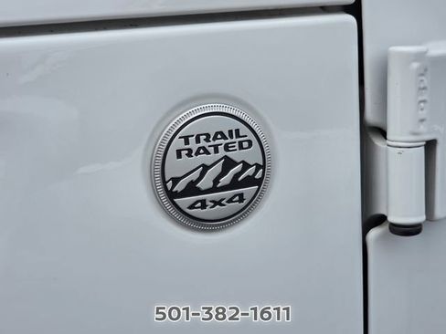 Used 2023 Jeep Wrangler Unlimited Sahara w/ Cold Weather Group AWD/4WD image 3