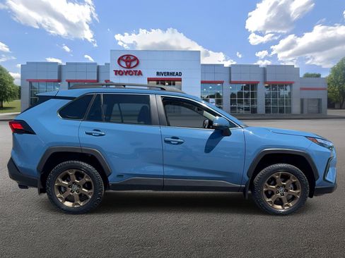 Used 2023 Toyota RAV4 AWD Hybrid image 3