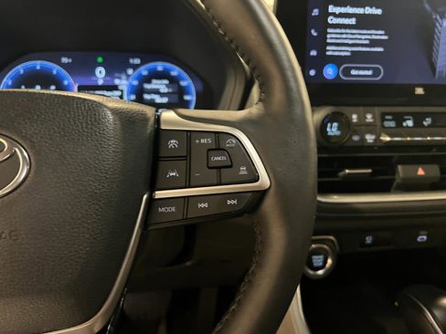 Used 2024 Toyota Grand Highlander Platinum AWD/4WD image 14