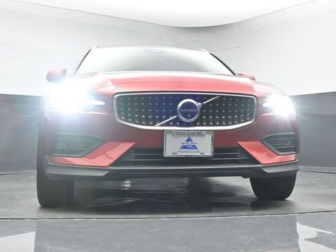Used 2024 Volvo V60 B5 Cross Country Plus w/ Climate Package AWD/4WD image 11