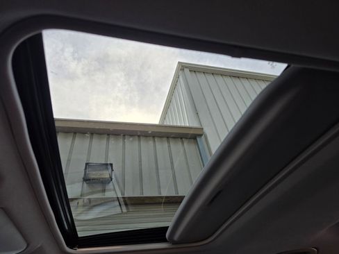 Used 2025 Toyota RAV4 XLE image 16