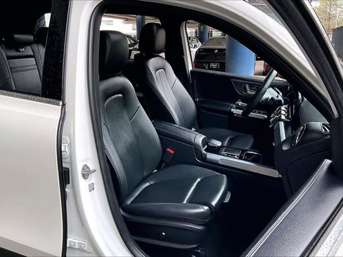 Used 2022 Mercedes-Benz GLB 250 image 8