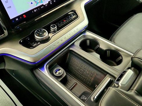 Used 2025 Ford Expedition Max Platinum image 16