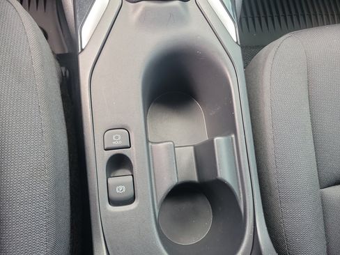 Used 2025 Toyota Corolla LE FWD image 27