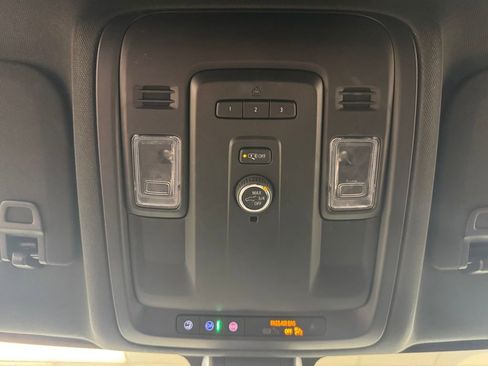 Used 2022 Chevrolet Suburban Z71 image 41