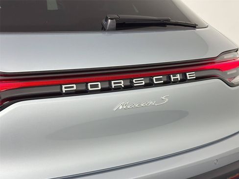 Used 2025 Porsche Macan S AWD/4WD image 17