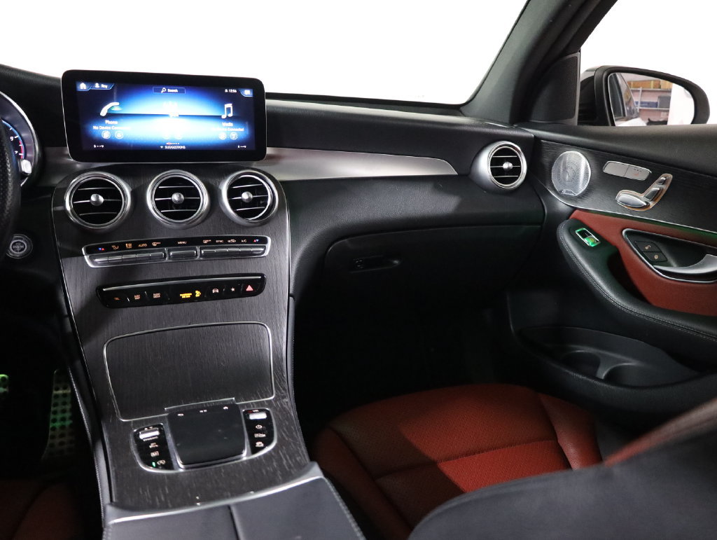 Used 2021 Mercedes-Benz GLC 300 4MATIC Coupe image 38