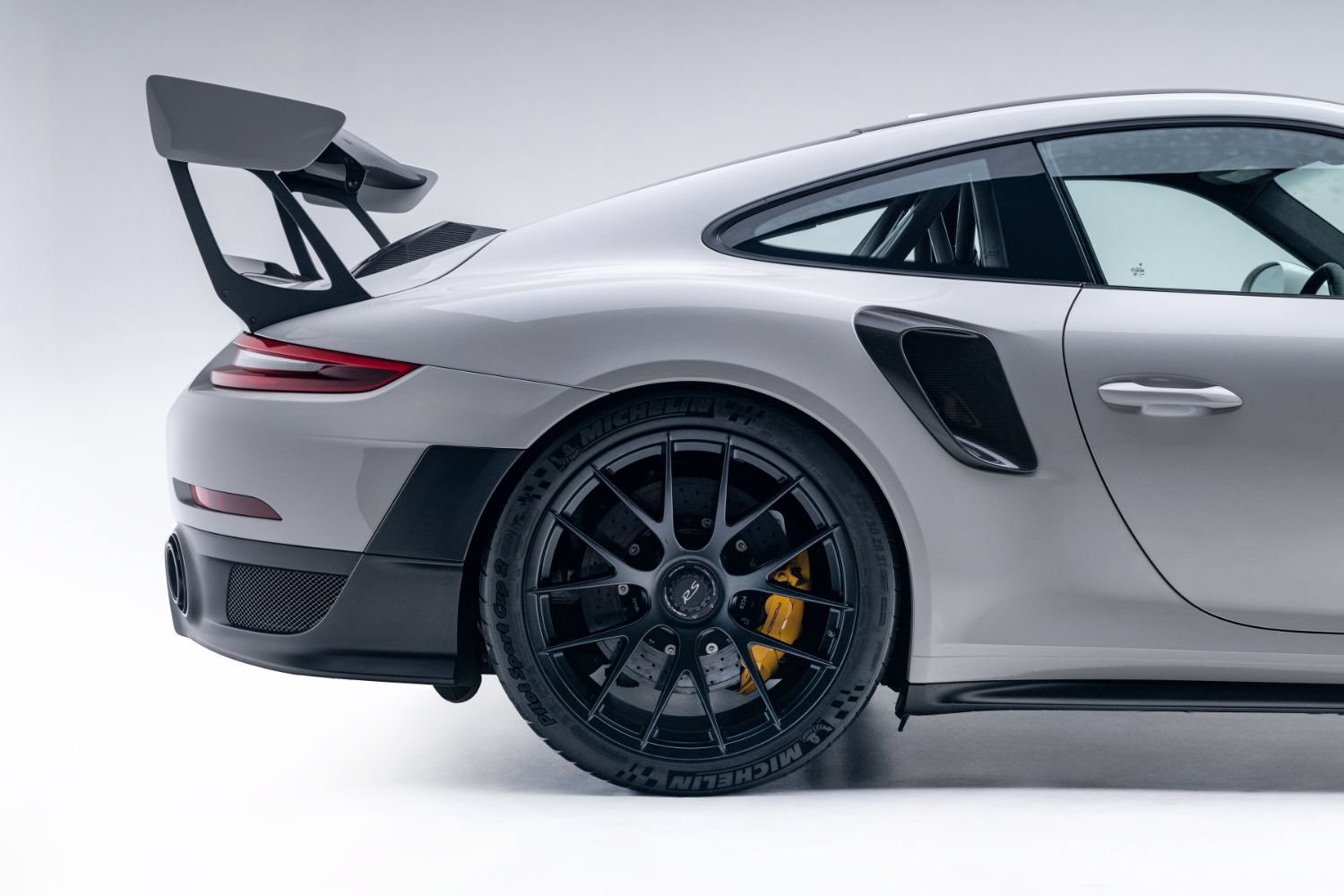 Used 2018 Porsche 911 GT2 RS RWD image 91