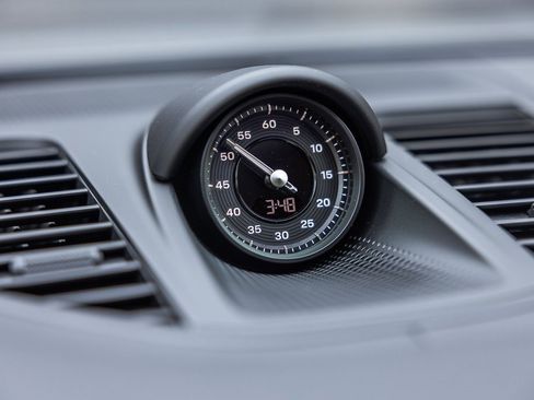 Used 2025 Porsche Panamera image 15