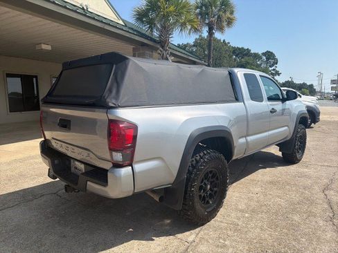 Used 2020 Toyota Tacoma SR w/ SX Package RWD image 4