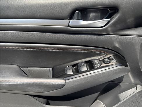 Used 2023 Nissan Altima 2.5 SR w/ SR Premium Package FWD image 17