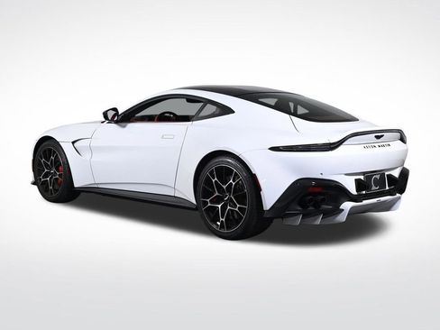 Used 2022 Aston Martin V8 Vantage Coupe RWD image 3