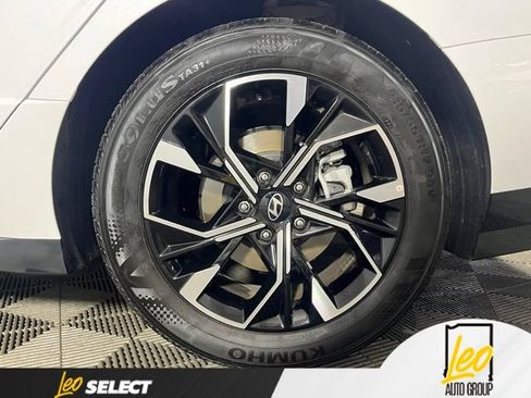 Used 2025 Hyundai Sonata SEL AWD/4WD image 29