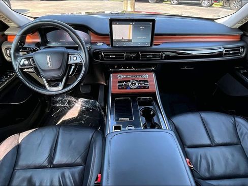Used 2024 Lincoln Aviator Reserve AWD/4WD image 9