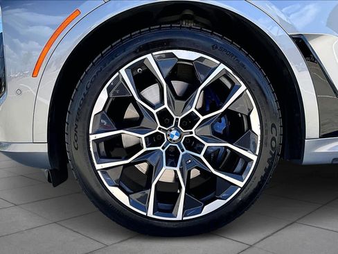 Used 2024 BMW X7 xDrive40i w/ M Sport Package image 11