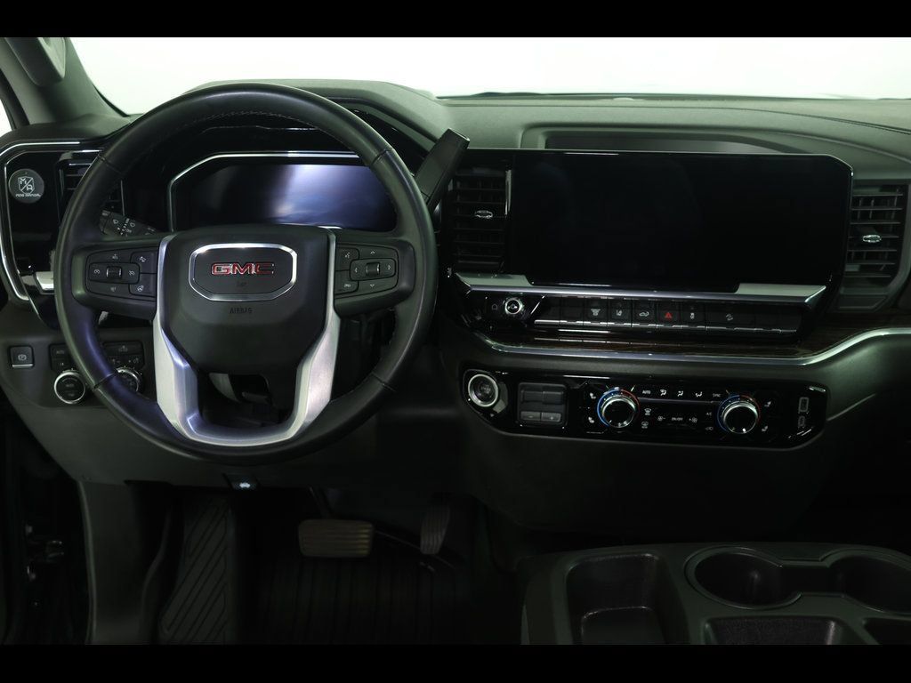 Used 2024 GMC Sierra 2500 SLE w/ SLE Value Package; AWD/4WD image 18