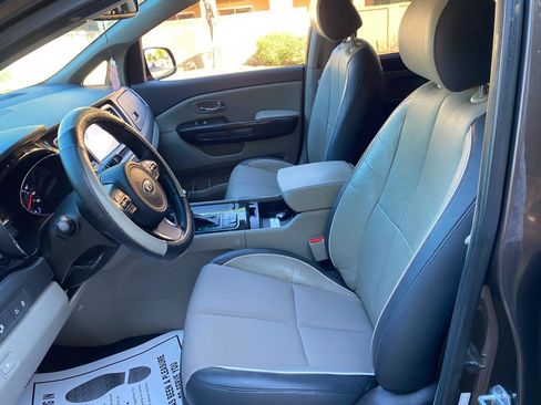 Used 2016 Kia Sedona SX image 27