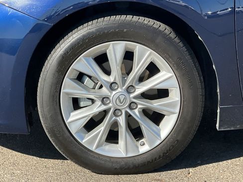 Used 2014 Lexus ES 300h w/ Premium Package w/Bamboo Trim FWD image 13