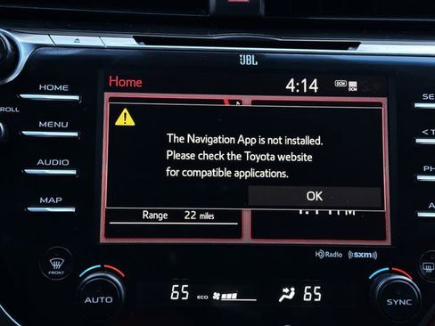 Used 2020 Toyota Camry XSE image 25