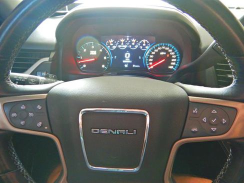 Used 2020 GMC Yukon Denali AWD/4WD image 22