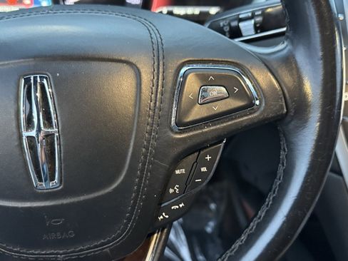 Used 2020 Lincoln MKZ Reserve image 16