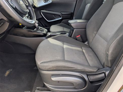 Used 2020 Kia Soul LX image 15