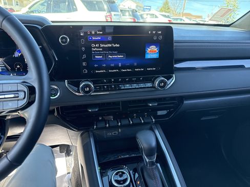 Used 2025 Chevrolet Colorado Z71 image 21