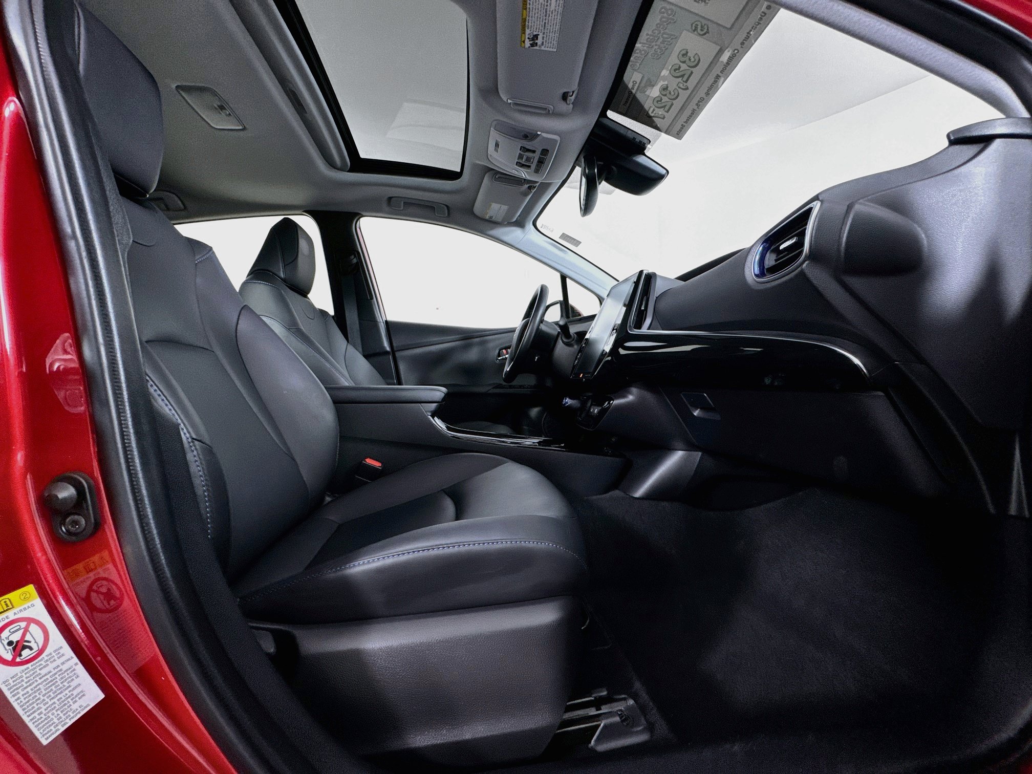 Certified 2022 Toyota Prius Limited w/ Premium Convenience Package FWD image 31