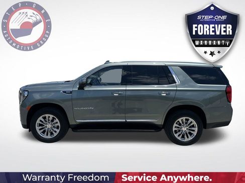 Used 2023 GMC Yukon SLT w/ SLT Luxury Package RWD image 3