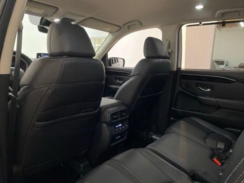 Used 2025 Honda Pilot EX-L image 19