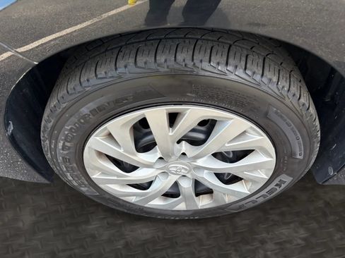 Used 2019 Toyota Corolla LE FWD image 33