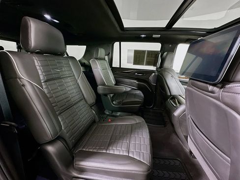 Used 2023 Cadillac Escalade ESV Premium Luxury Platinum AWD/4WD image 34
