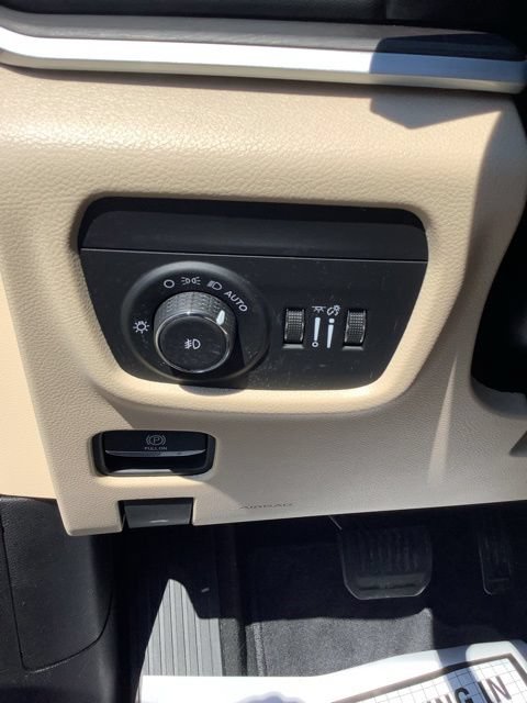Certified 2025 Jeep Grand Cherokee Limited AWD/4WD image 29
