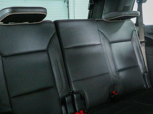 Used 2025 GMC Yukon Elevation w/ Elevation Premium Package AWD/4WD image 35
