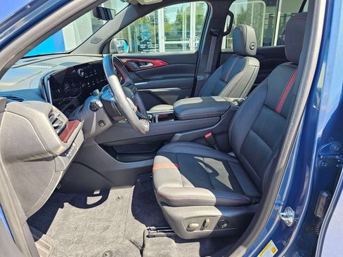 Used 2025 Chevrolet Traverse RS w/ LPO, Floor Liner Package AWD/4WD image 23