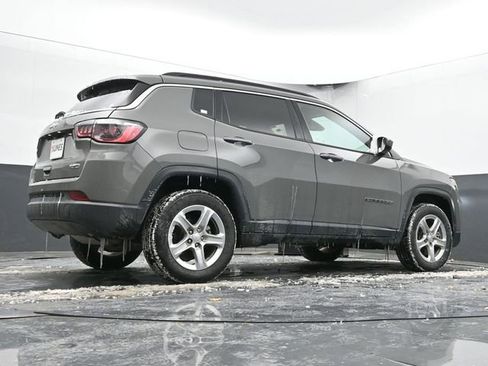 Used 2024 Jeep Compass Latitude image 47