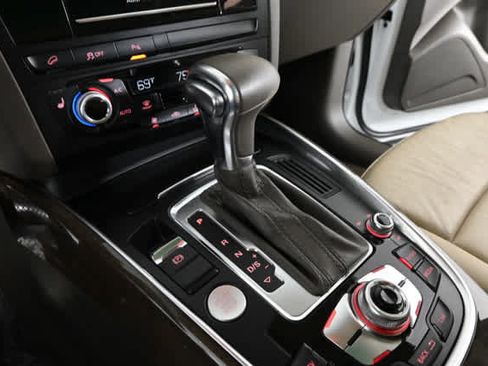 Used 2017 Audi Q5 2.0T Premium image 28